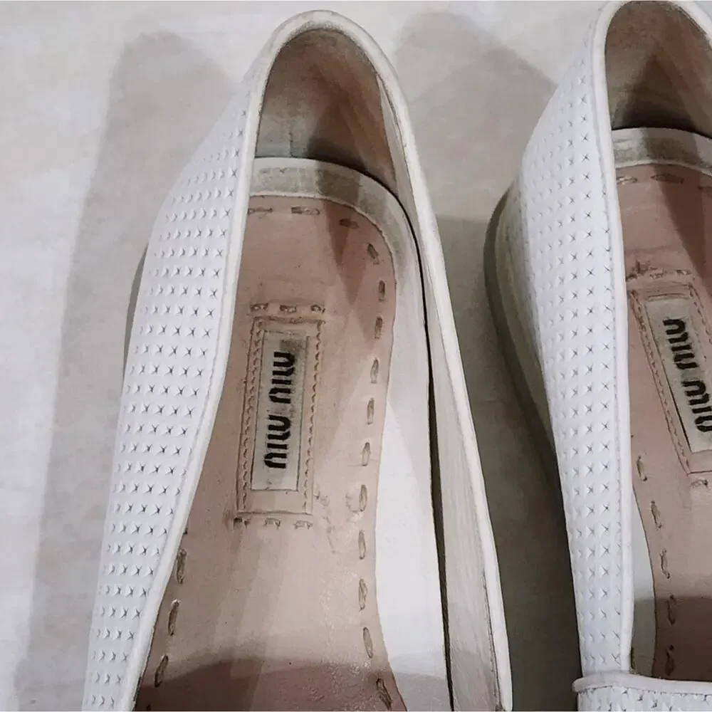 Miu Miu Embossed white metallic silver Leather Cap-Toe loafers 37 us size 6.5‎ 7